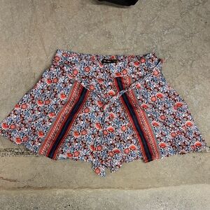 Floral Print Tie-Waist Shorts in Red and Navy